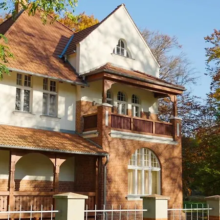 Parkresidenz Lychen, 6 *
